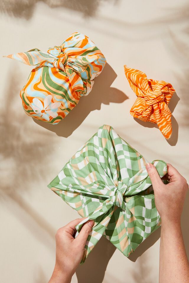 Foundation Adults Fabric Gift Wrap Set, JENNA CHECKERBOARD GREEN