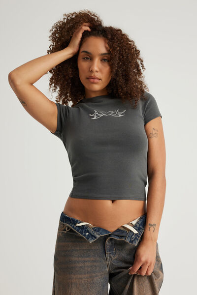 Fitted Graphic Tee, WASHED BLACK/SPIKEY HEART