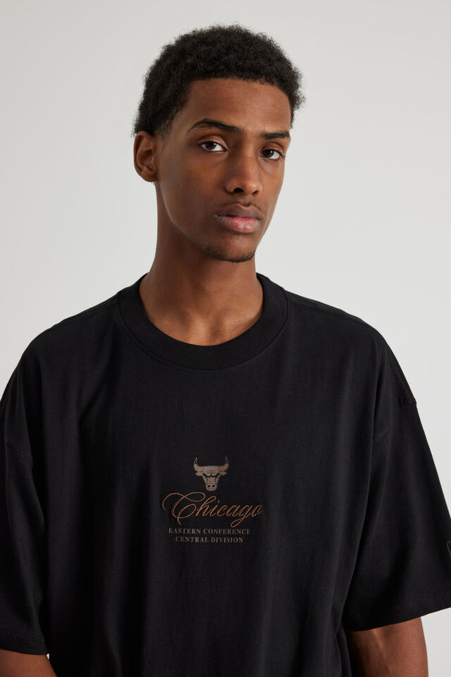 Box Fit Nba T Shirt, LCN NBA BLACK/BULLS NEW CURSIVE