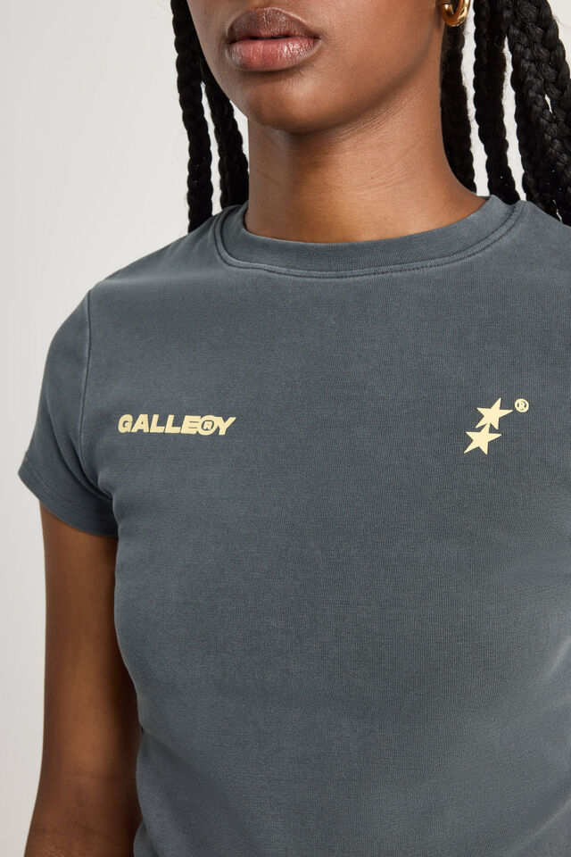 Fitted Graphic Tee, WASHED NAVY/OPEN GALLERY