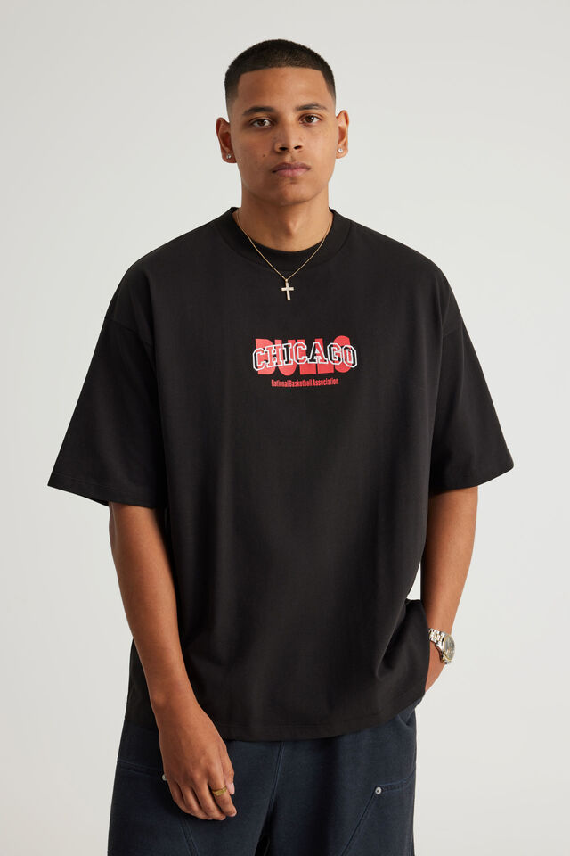Box Fit Nba T Shirt, LCN NBA BLACK/BULLS BOLD LAYERED