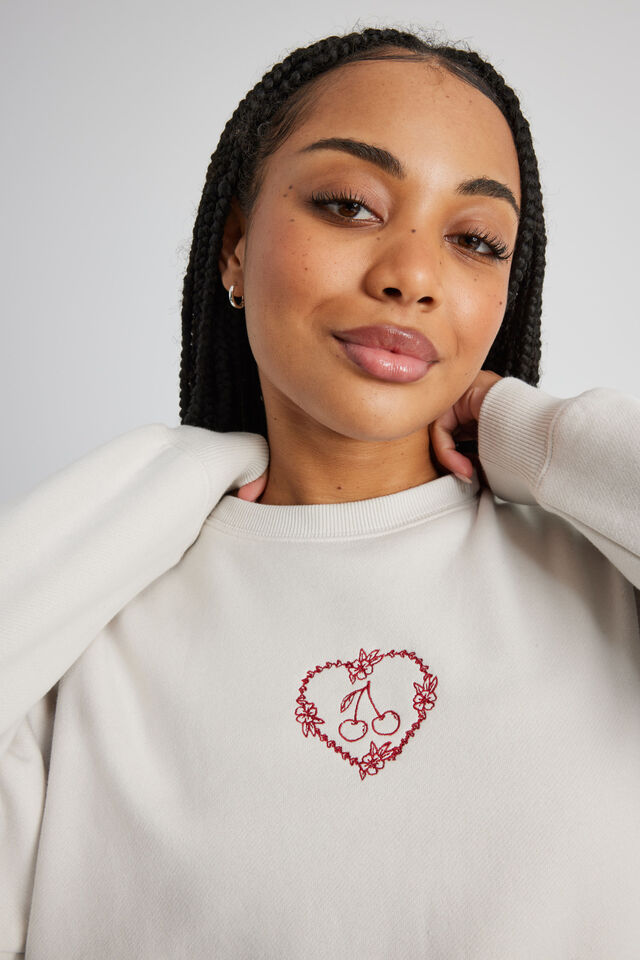 Graphic Crew Sweater, DOVE GREY/CHERRY HEART