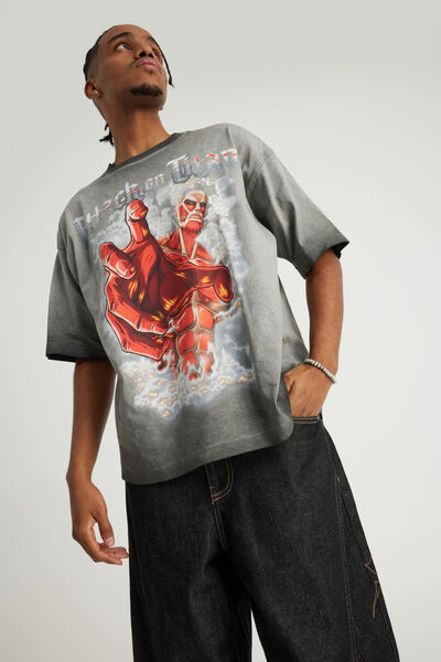 Box Fit Attack On Titans Tshirt, LCN AOT WASHED BLACK/COLOSSUS SMOKE