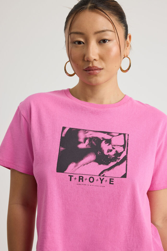 Music Merch Regular Tee, LCN BRA TROYE SIVAN SHOCK PINK/PORTRAIT
