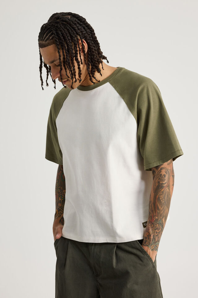 Open Gallery Raglan Tshirt, OG CLOUD/DUSTY KHAKI REWORN