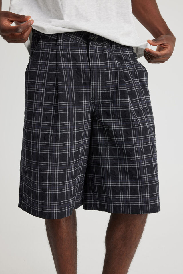 Notion Pleated Woven Short, BLACK/NAVY CHECK