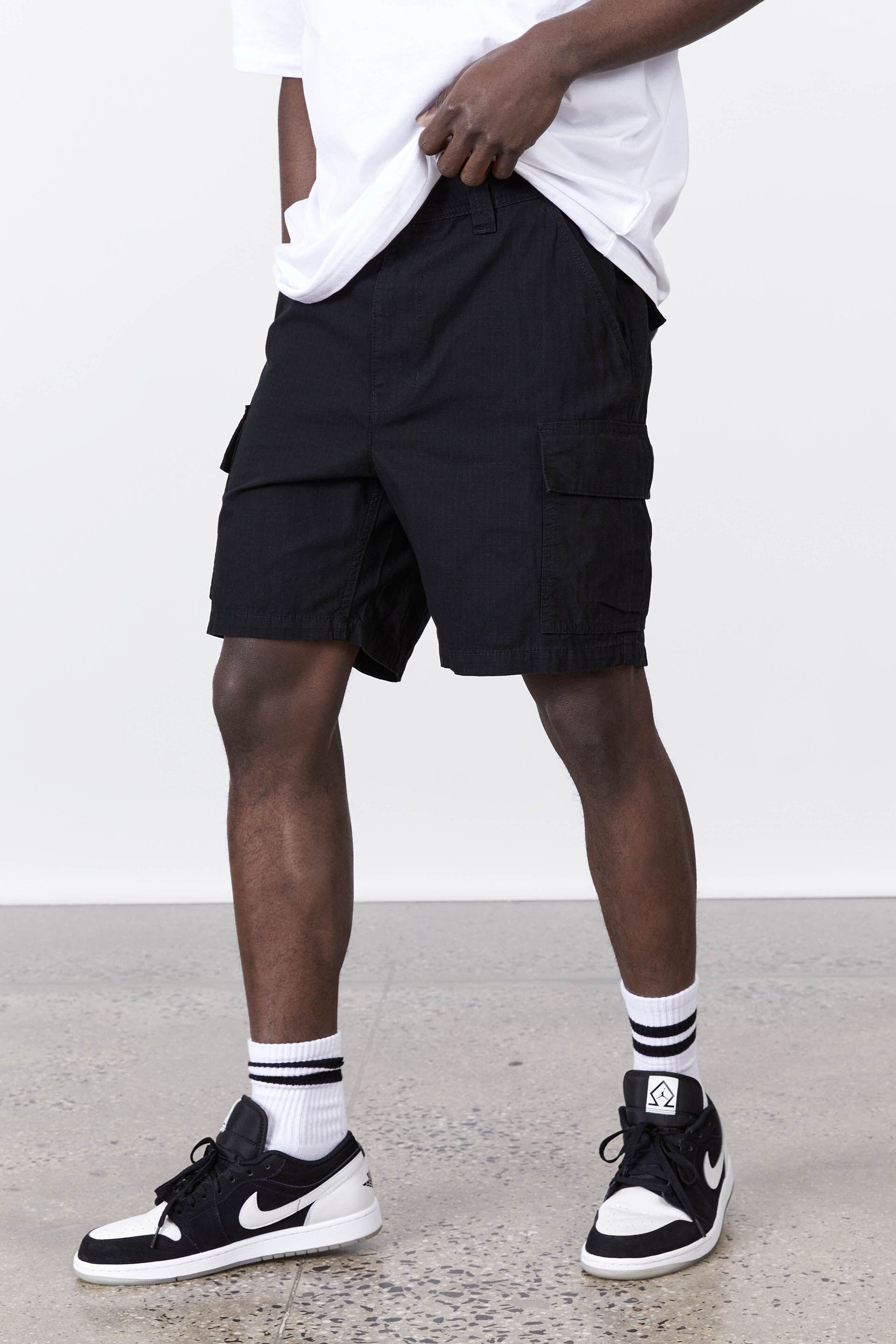 Shorts cargo store