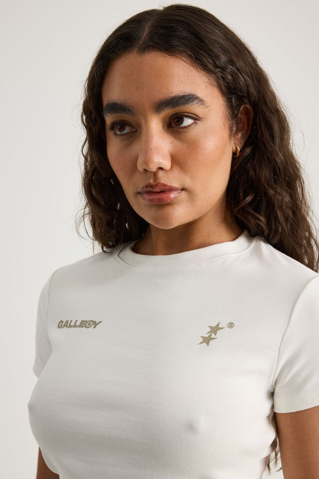 Fitted Graphic Tee, CLOUD/OPEN GALLERY