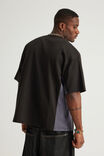 Half Half Box Fit Panelled Tee, HH BLACK/COLD HARBOUR TREKKER - example image 3