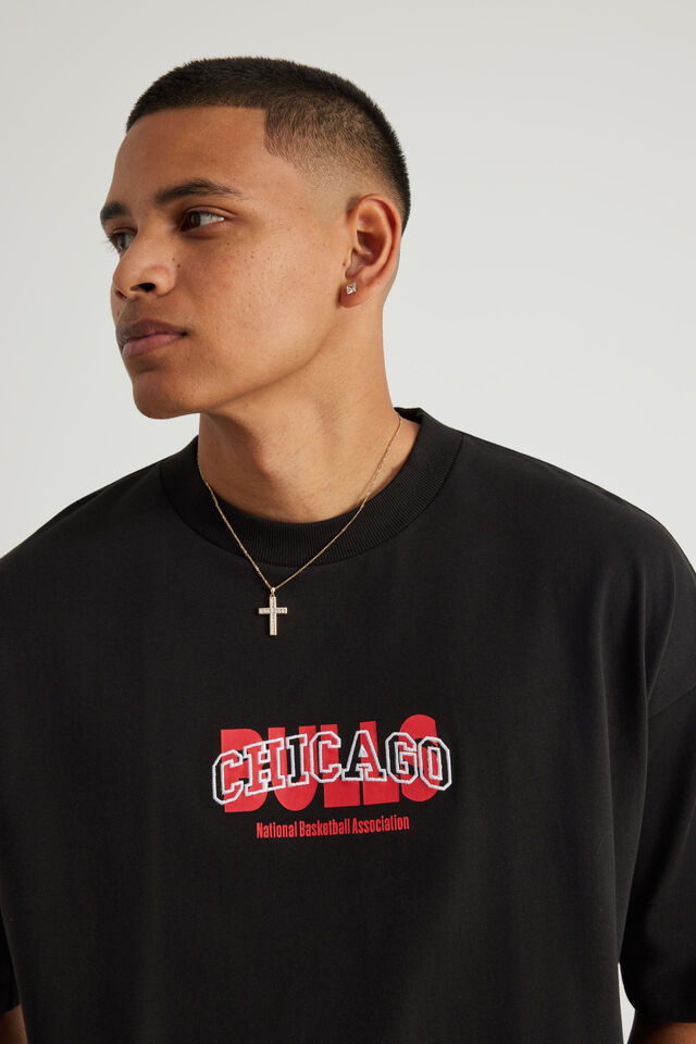 Box Fit Nba T Shirt, LCN NBA BLACK/BULLS BOLD LAYERED