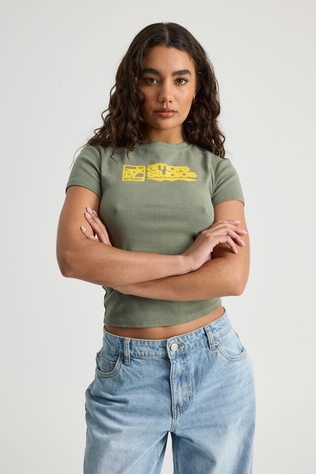 Fitted Graphic Tee, WASHED KHAKI/AMORE STUDIOS
