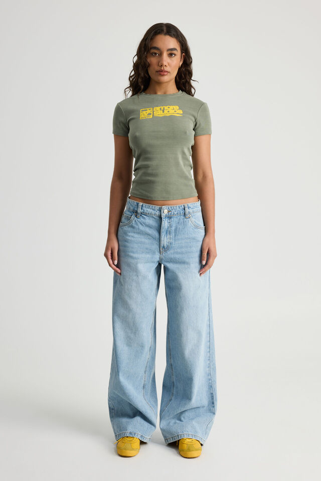 Fitted Graphic Tee, WASHED KHAKI/AMORE STUDIOS