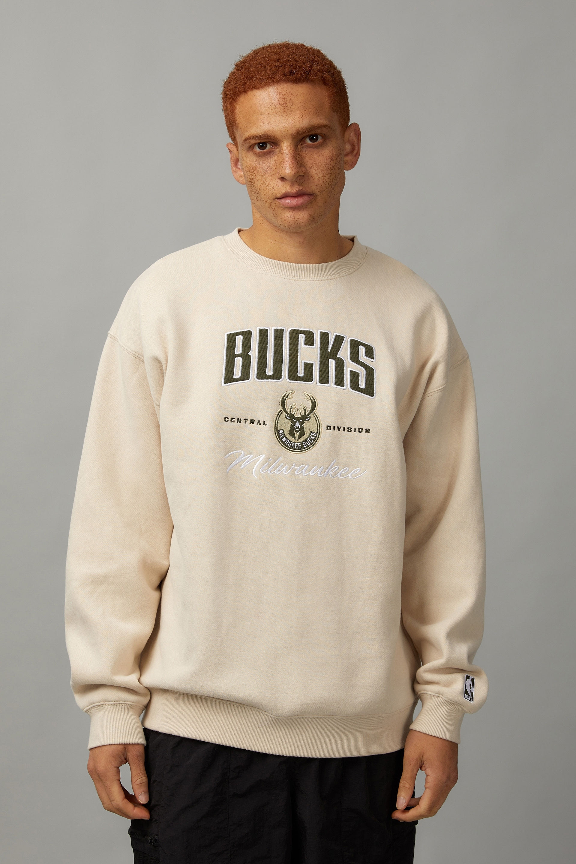 Bucks crewneck shop