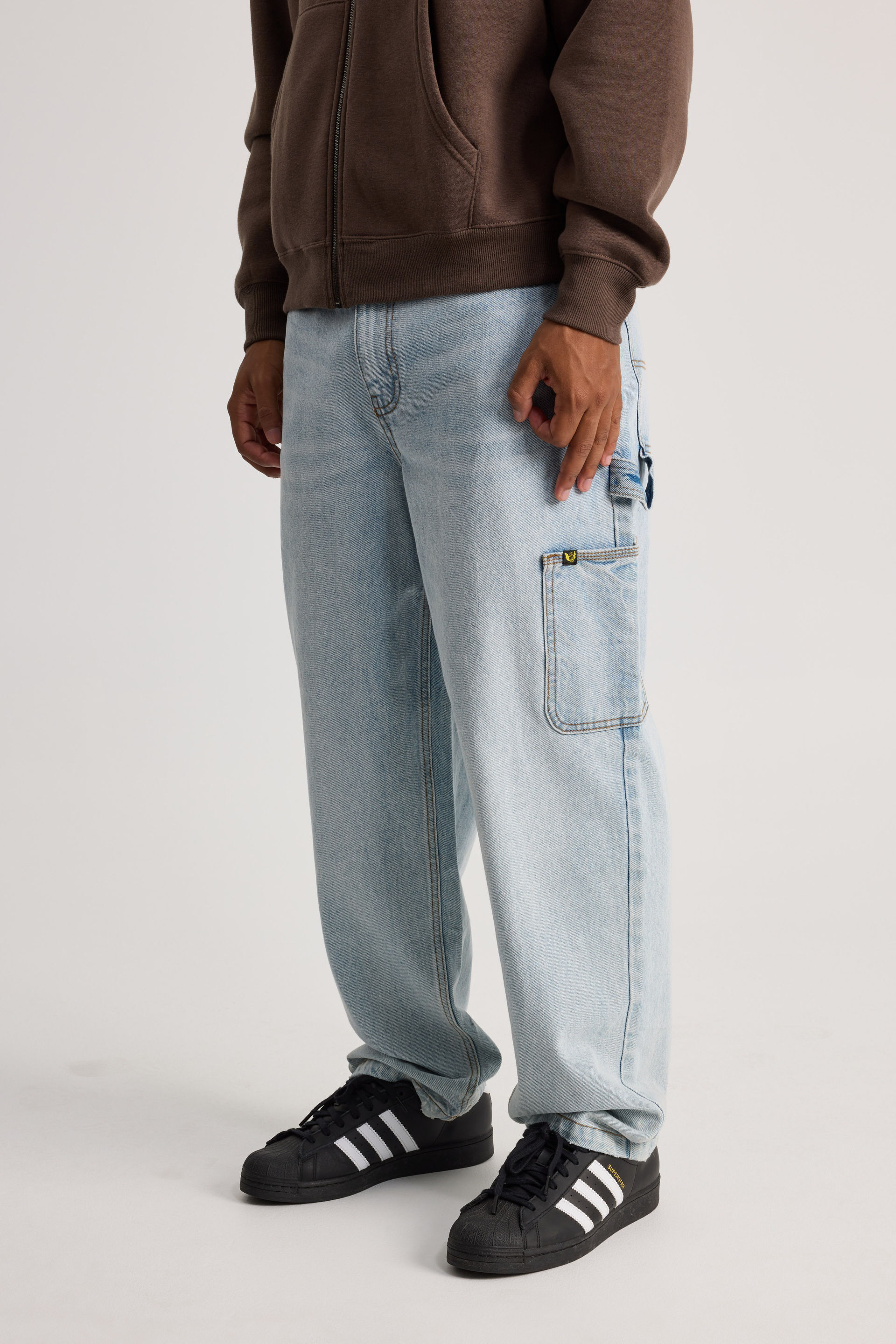 パンツ geeeks BAGGY PAINTER DENIM HALF PANTS BAGGY PAINTER DENIM HALF PANTS Available now online.