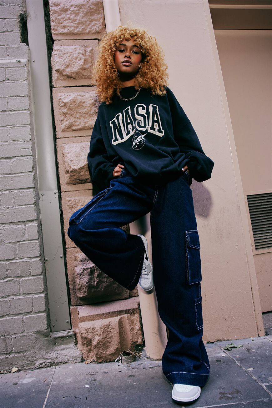 Lcn Nasa Slouchy Premium Graphic Crew