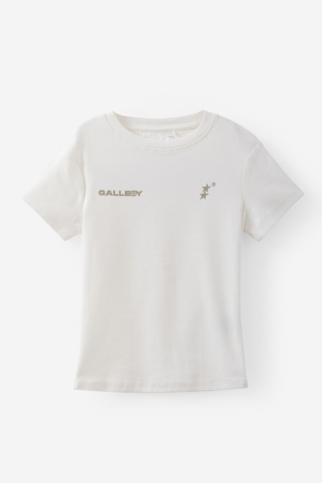 Fitted Graphic Tee, CLOUD/OPEN GALLERY