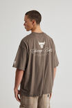 Box Fit Nba T Shirt, LCN NBA SMOKY BARK/BULLS NEW CURSIVE - alternate image 3