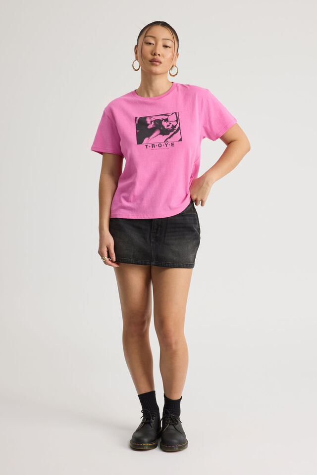 Music Merch Regular Tee, LCN BRA TROYE SIVAN SHOCK PINK/PORTRAIT