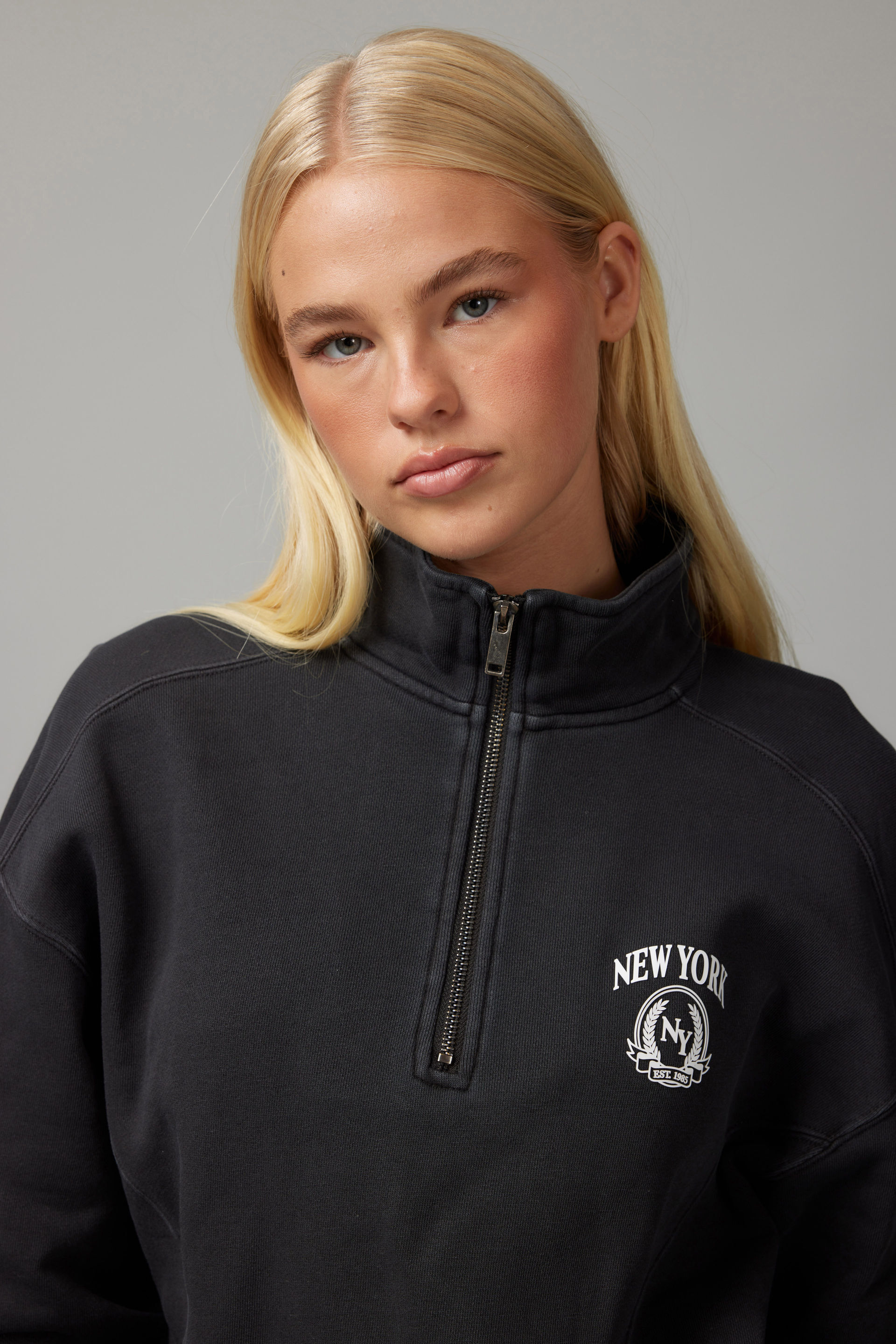 Slouchy Graphic Qtr Zip