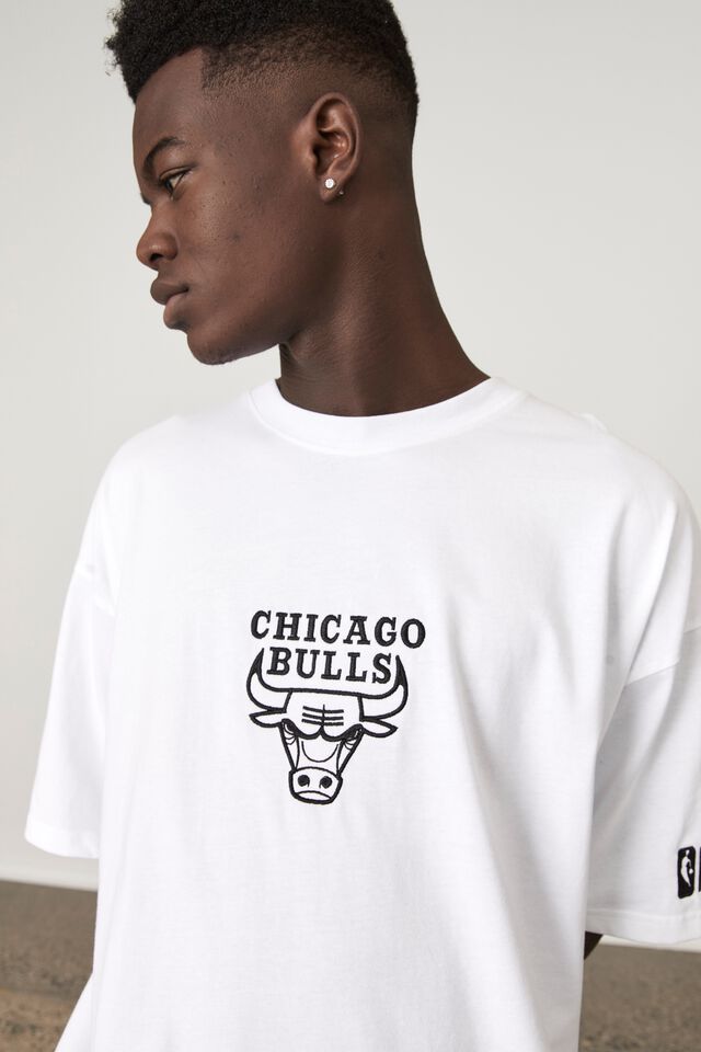 NBA Chicago Bulls Oversized T Shirt, LCN NBA WHITE/BULLS LOGO