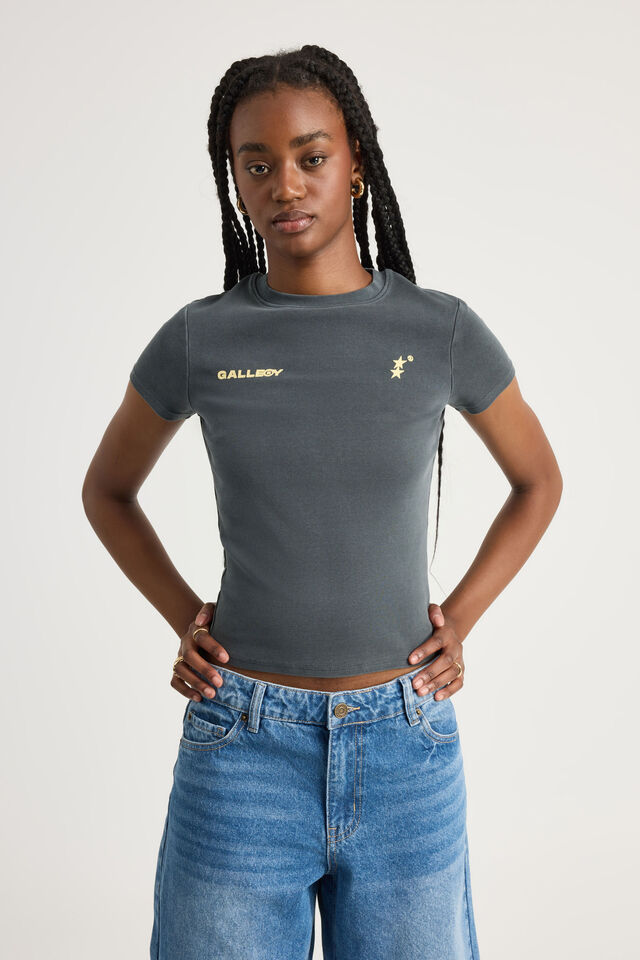 Fitted Graphic Tee, WASHED NAVY/OPEN GALLERY