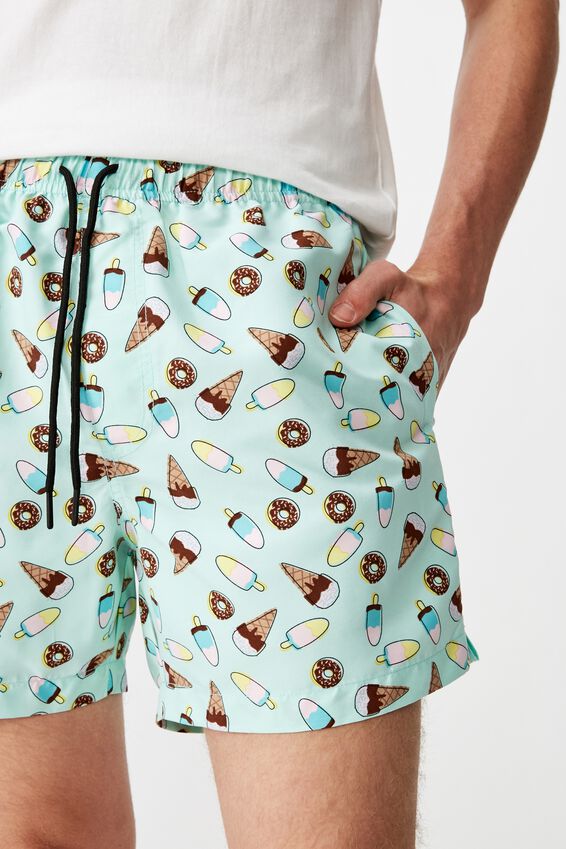 Resort Short, DONUTS
