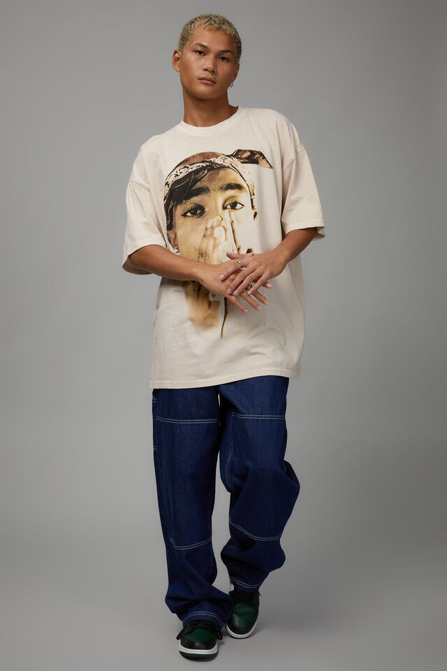 Oversized Music Merch T Shirt, LCN BRA WASHED IVORY/TUPAC HERO