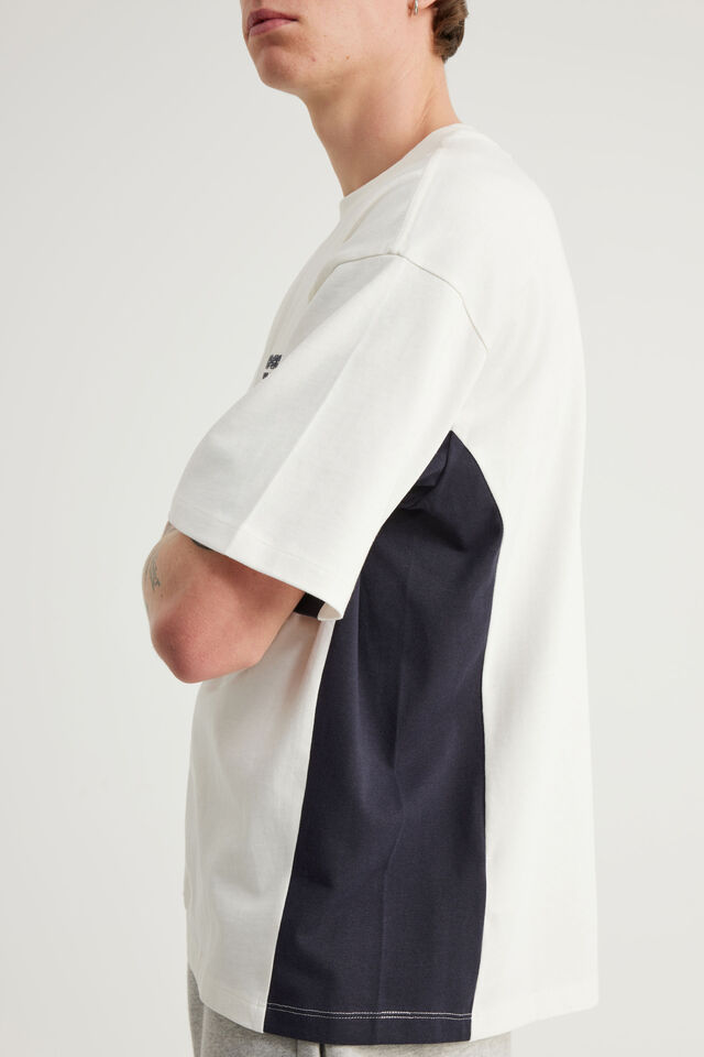 Half Half Box Fit Panelled Tee, HH CLOUD/NAVY BLAZER TREKKER