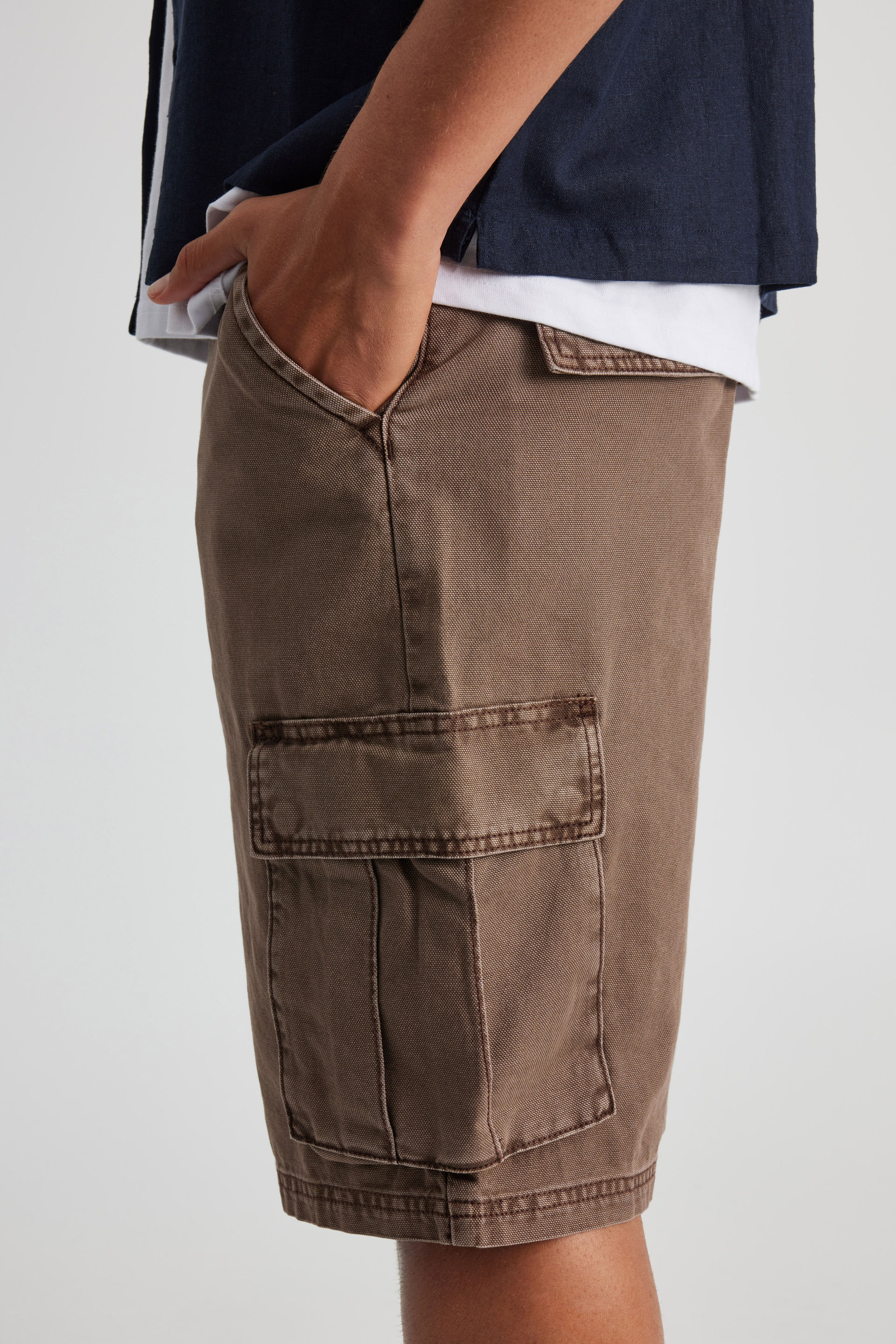 Baggy khaki shorts top