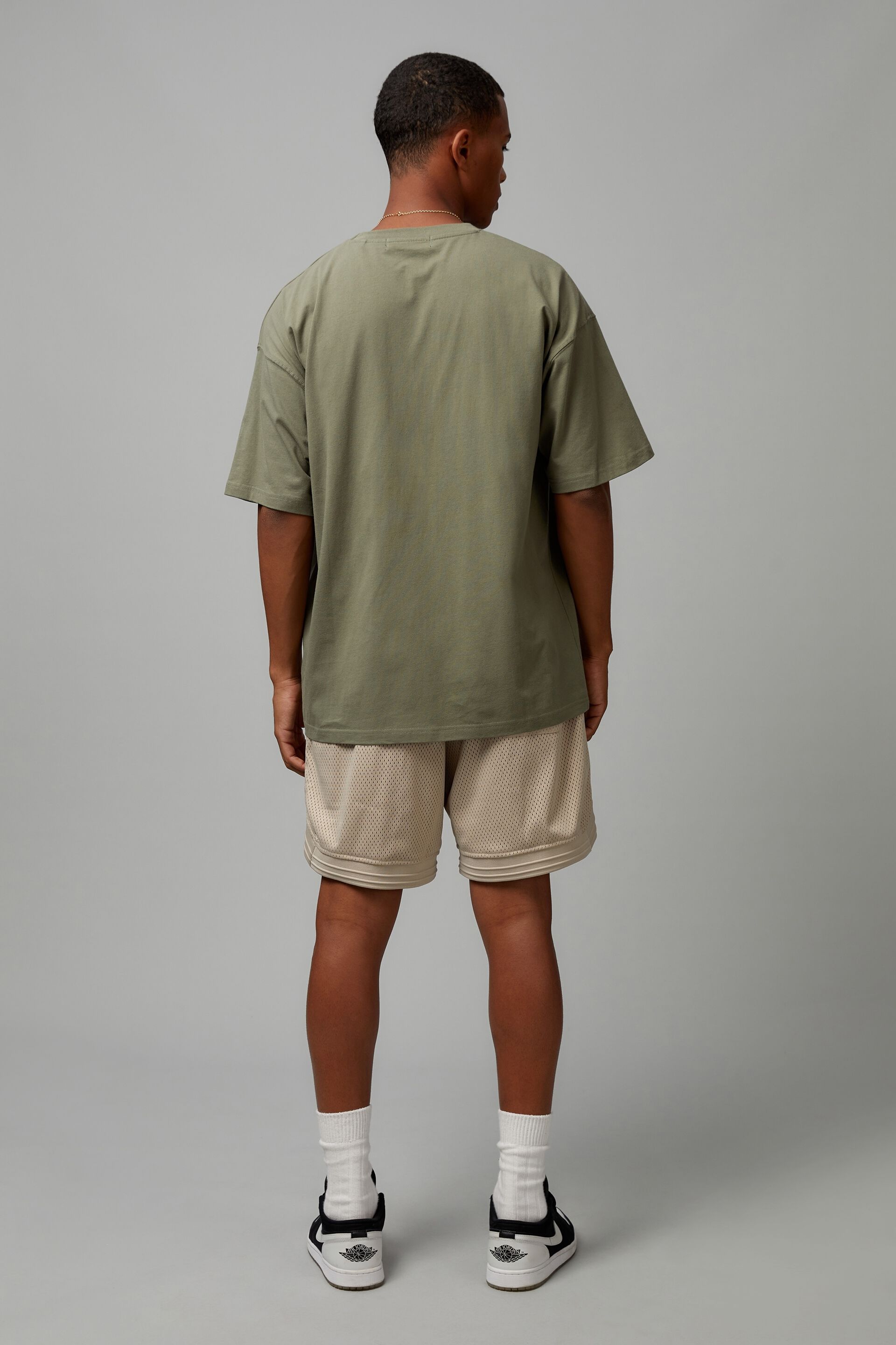 Beige best sale basketball shorts