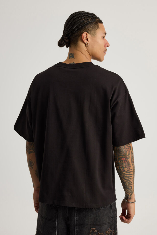 Sonic X Half Half Heavy Weight Box Fit Tshirt, LCN SEG BLACK/SONIC SPEED KNUCKLES