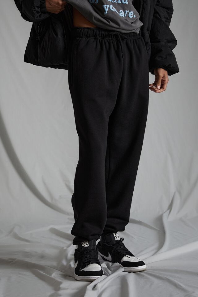 Basic Relaxed Trackpant, BLACK