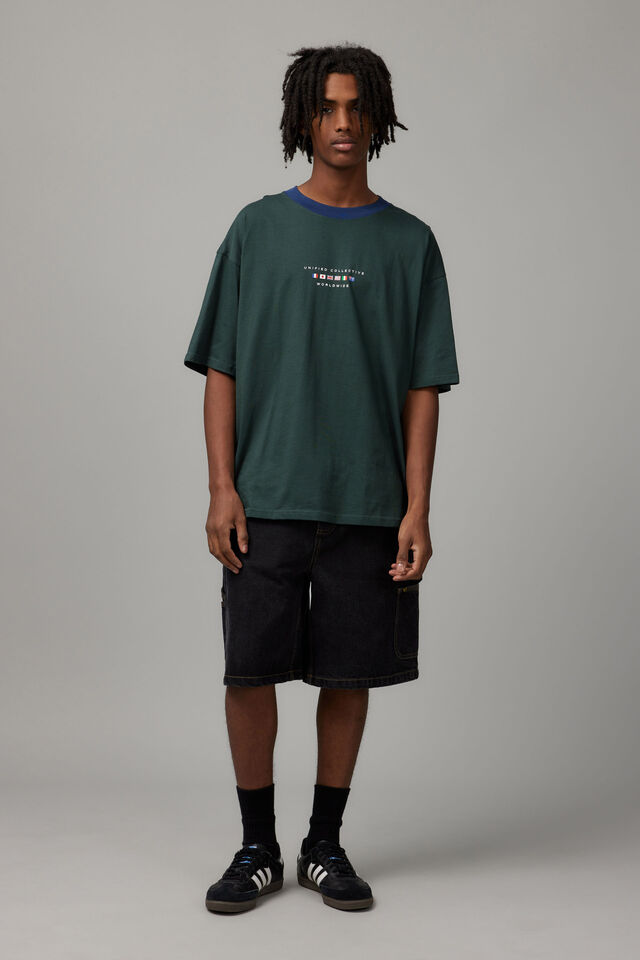 Box Fit Unified Tshirt, IVY GREEN/UC WORLDWIDE FLAGS