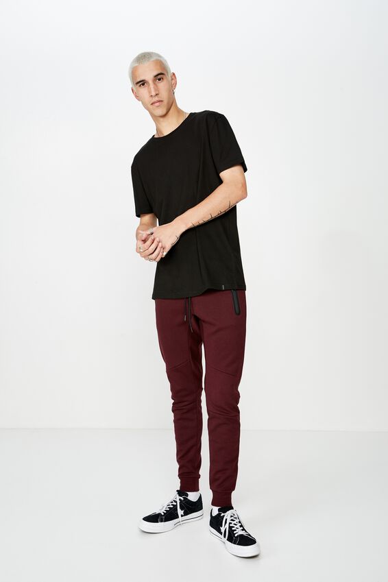 Tech Track Pant, BURGUNDY