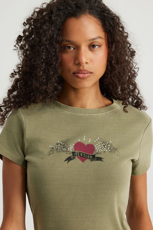 Fitted Graphic Tee, WASHED OLIVE STONE/NTN HEART