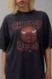 Nba Oversized Graphic Tee, LCN NBA BULLS BASKETBALL / WASHED BLACK - alternate image 2