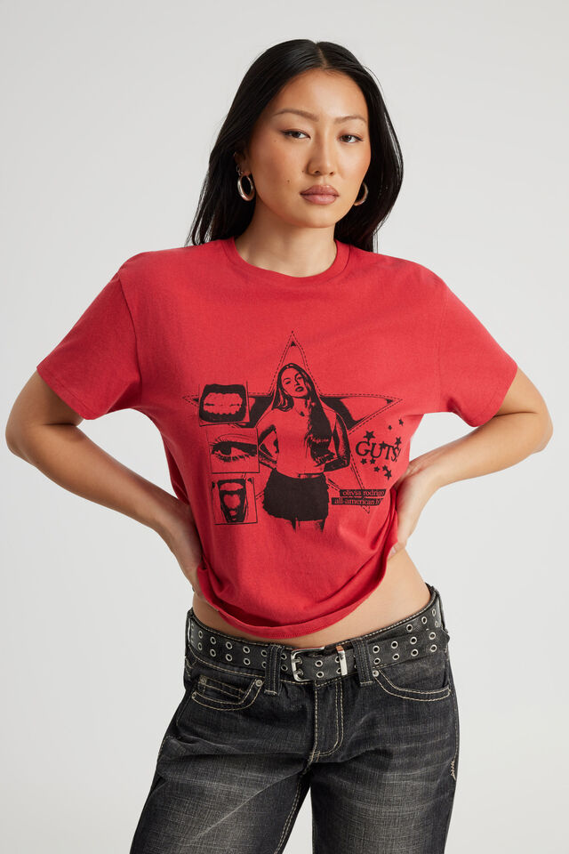 Music Merch Regular Tee, LCN BRA RANCH RED/OLIVIA RODRIGO STAR