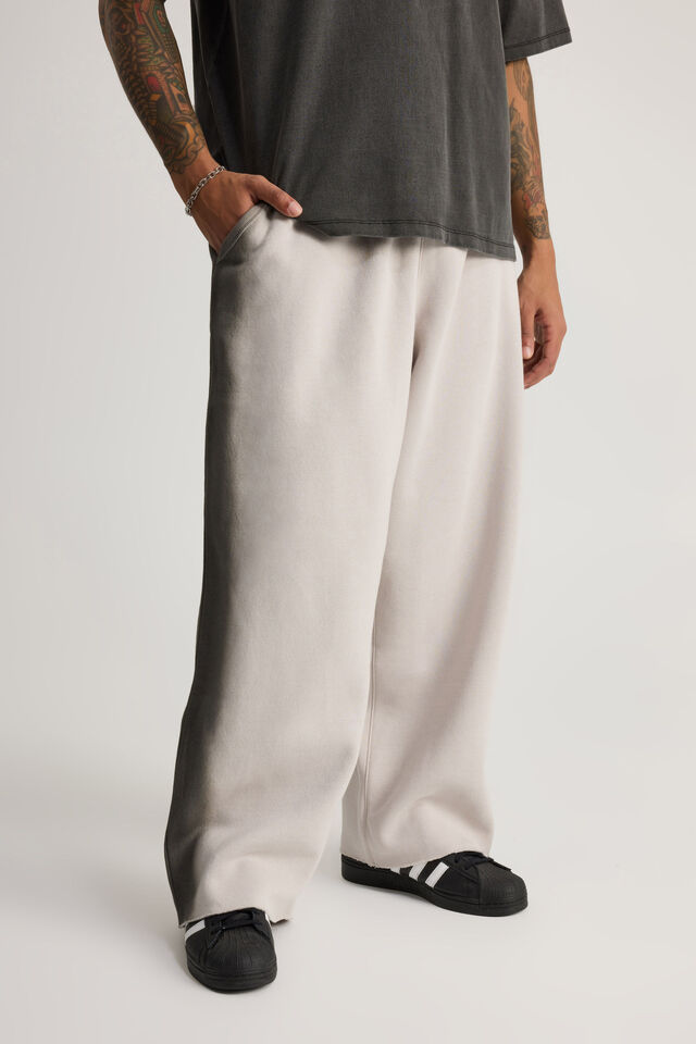 Notion Ultra Baggy Trackpant, NTN PEBBLE SPRAY