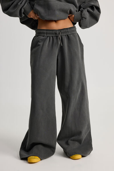Ultra Baggy Trackpant, WASHED BLACK