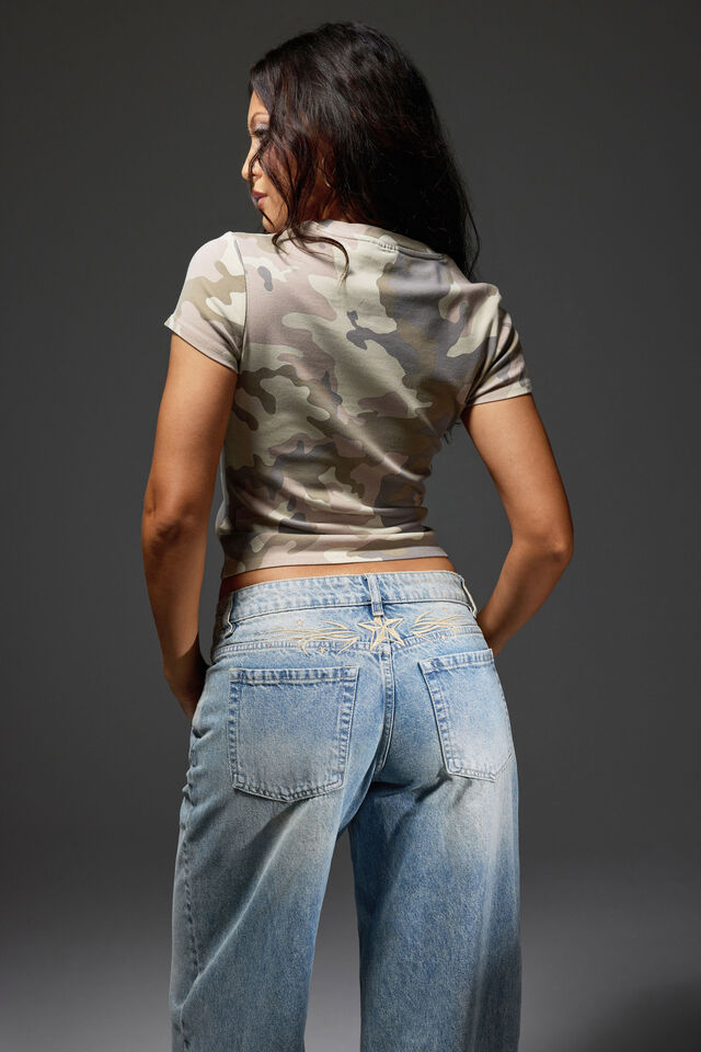 Fitted Graphic Tee, SAND CAMO/OG SCRIPT