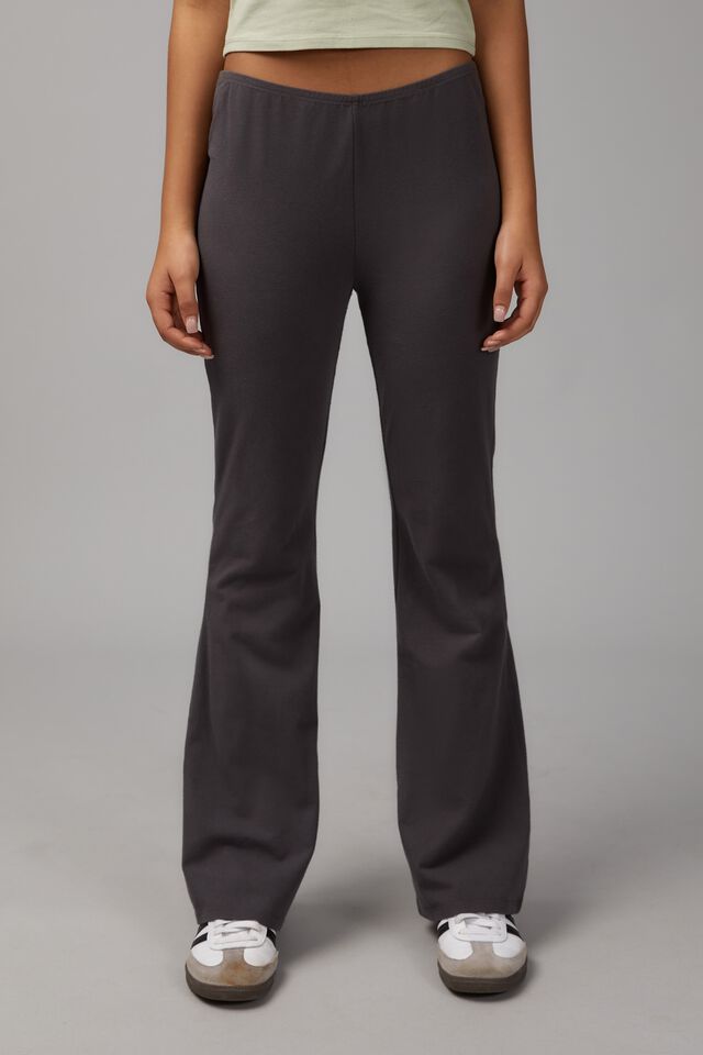 LULULEMON ASTRO PANT & SLIDES REVIEW / Better than the groove pant