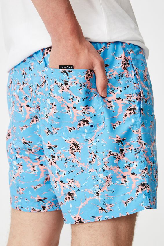 Resort Short, CRACKLE