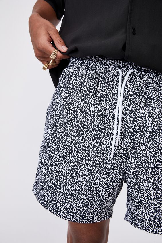 Resort Short, TONES