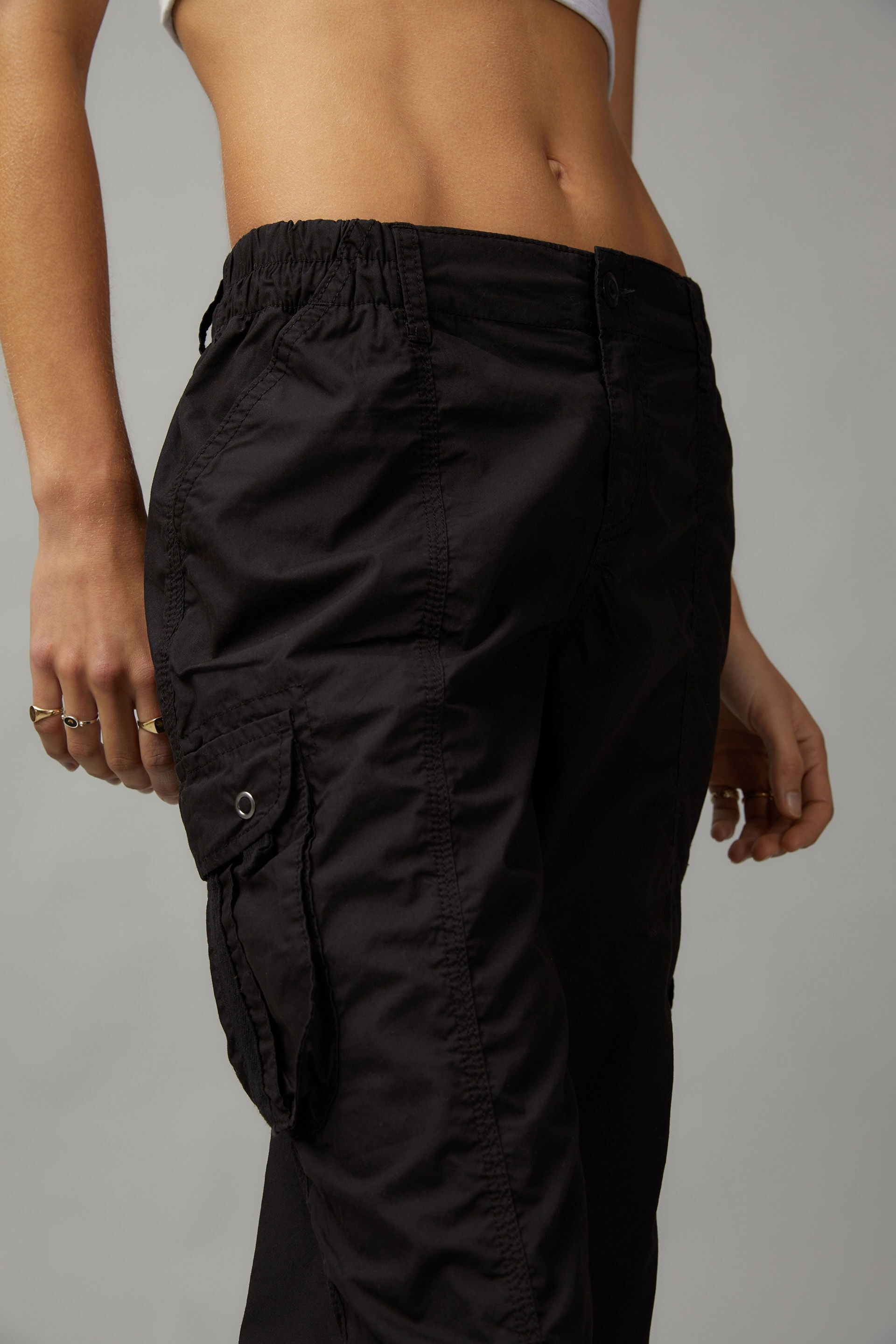 Calvin klein deals capri cargo pants