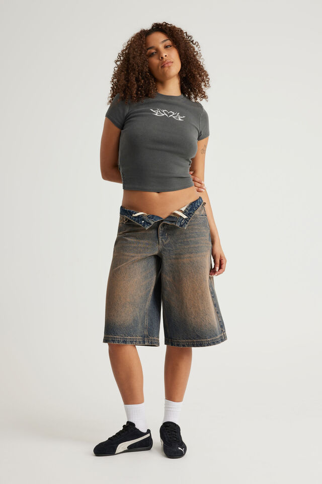 Fitted Graphic Tee, WASHED BLACK/SPIKEY HEART