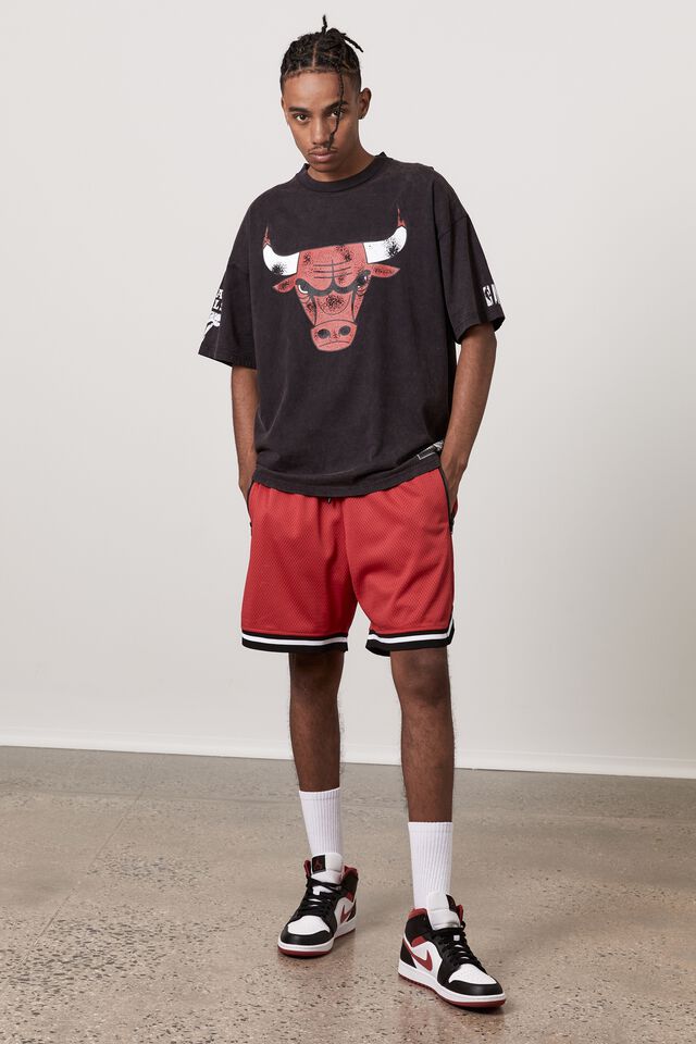 NBA Chicago Bulls Oversized T Shirt, LCN NBA WASHED BLACK/BULLS LOGO