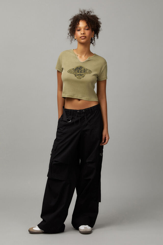 Music Merch Split Front Tee, LCN WMG GRATEFUL DEAD SKULL / KHAKI