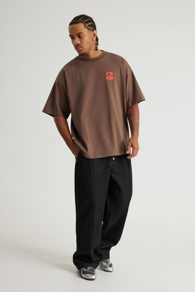 Box Fit Music Merch T Shirt, LCN BRA MUD/TUPAC MAD AT CHA