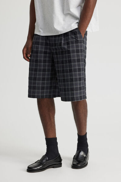 Notion Pleated Woven Short, BLACK/NAVY CHECK