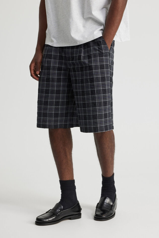 Notion Pleated Woven Short, BLACK/NAVY CHECK